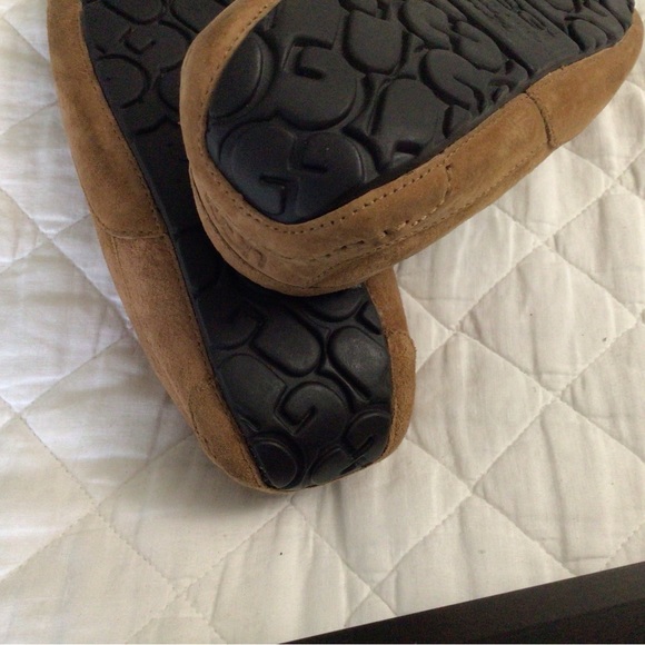 Ugg Men's Ascot Slippers Suede- Chestnut - Picture 2 of 6